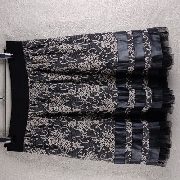 Joe B by Joe Benbasset Black Jacquard Damask Paisley Lace Pull On Mini Skirt - Picture 10 of 10